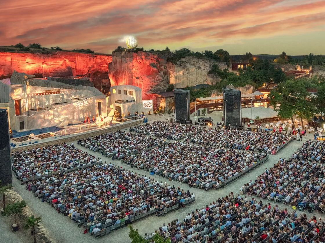 Oper im Steinbruch Panorama während einer Veranstaltung